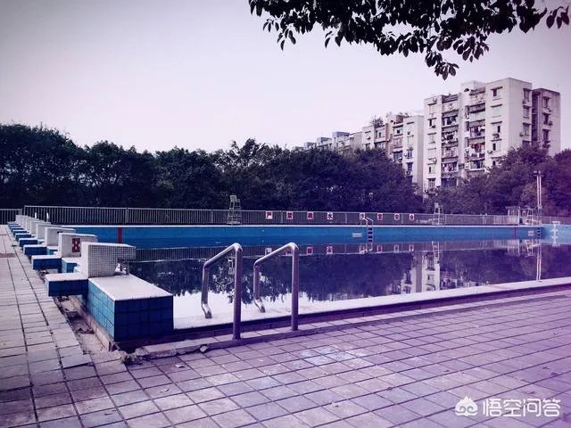 重庆邮电大学的一些专业,为什么录取分数线会超过一本线?