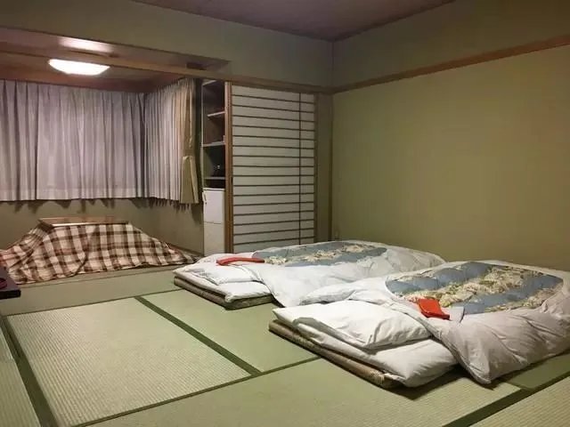 日本人纳闷,同样是榻榻米,为什么跟中国人家的实用差距这么大?