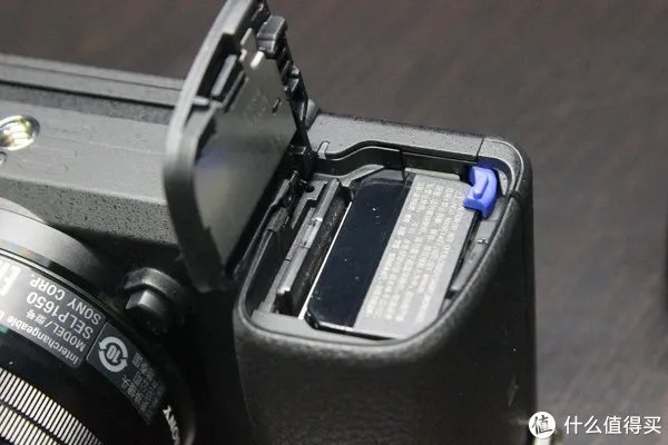 体积小、重量轻、参数强大:SONY 索尼 A6300 APS-C画幅 微单相机