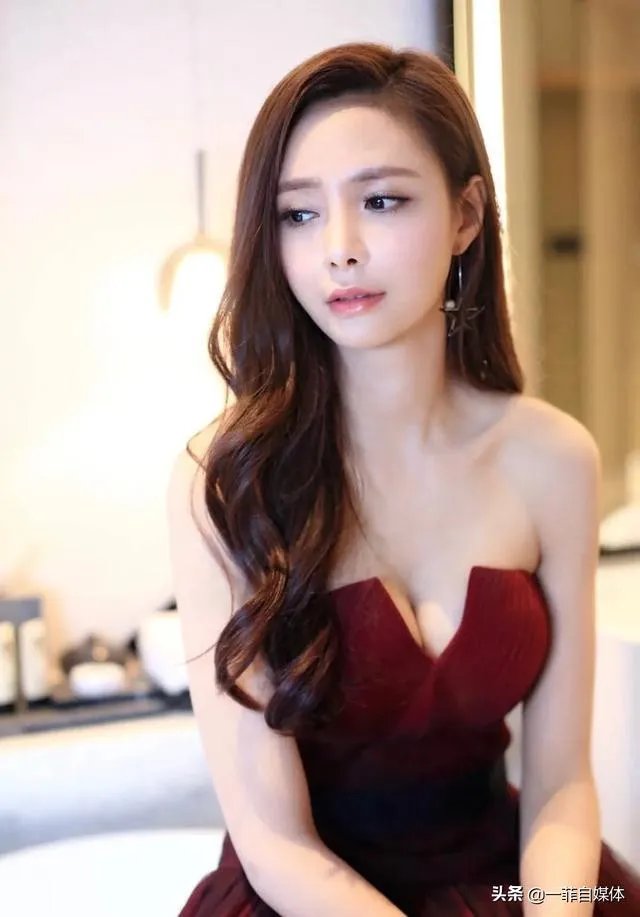 如何评价沈梦辰15年前参加模特选秀的照片?