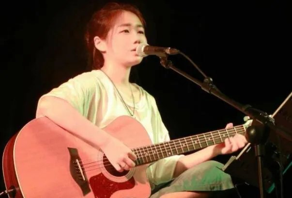 花粥歌曲排行-花粥最出名的歌曲,出山上榜,第九首最催泪
