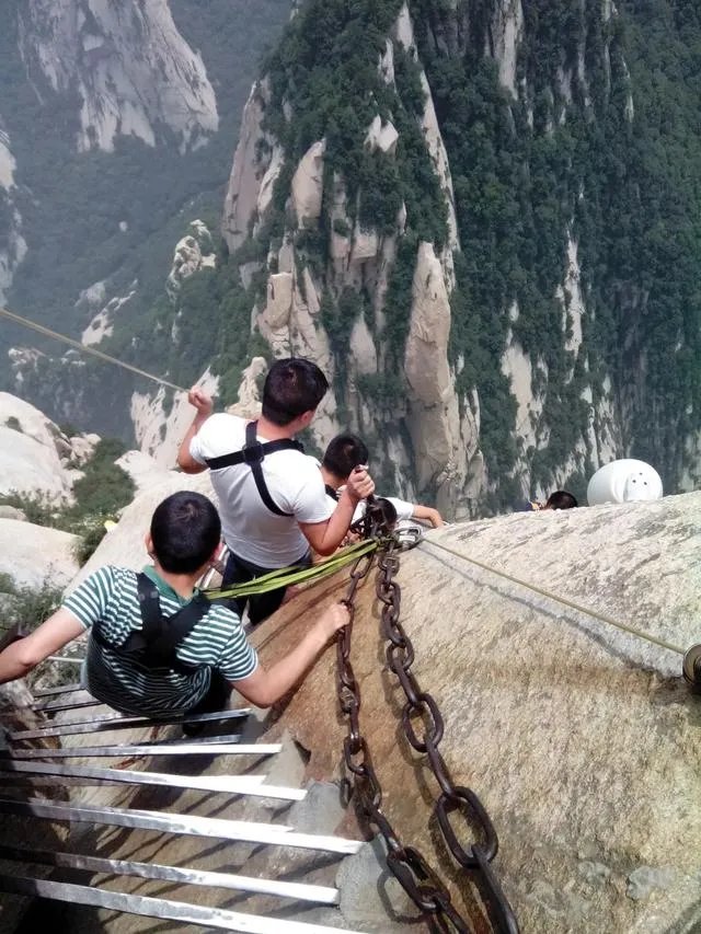 华山为何被称为“奇险天下第一山”?