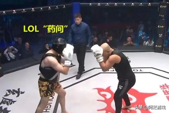 一龙KO药水哥,超过6000万人观看直播,俩人一战创造三个梗,你怎么看?