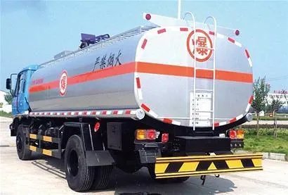 浙江温岭油罐车突发爆炸,汽车被炸飞4层楼高,怎么回事?