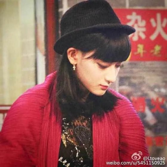 求很多黄子韬的图片