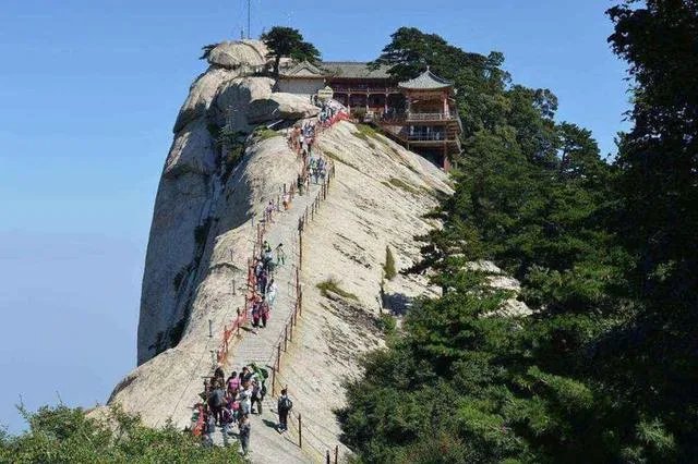 华山为何被称为“奇险天下第一山”?