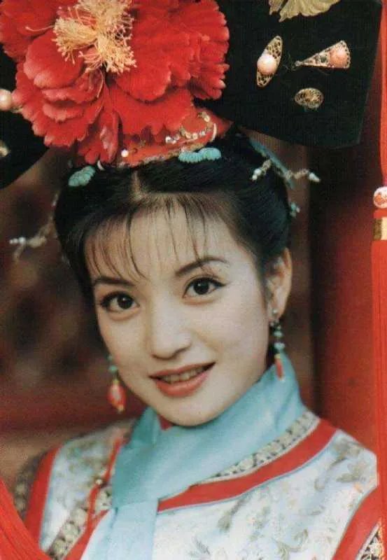 《有一个姑娘》的歌词。