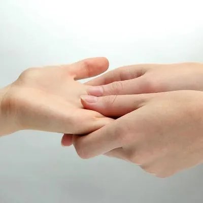 手心热怎么回事?