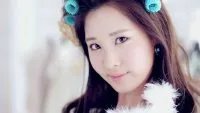 怎么分清徐贤和权侑莉？