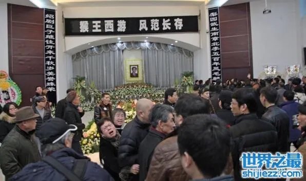 六小龄童去世了吗,章金莱(本名)没死还报警了