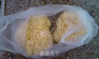 冰糖银耳莲子羹