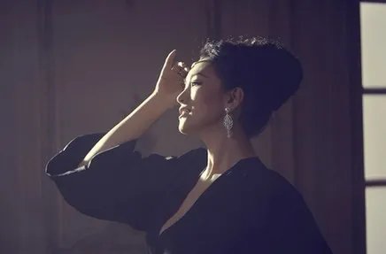 巩俐素颜出镜是怎么回事?