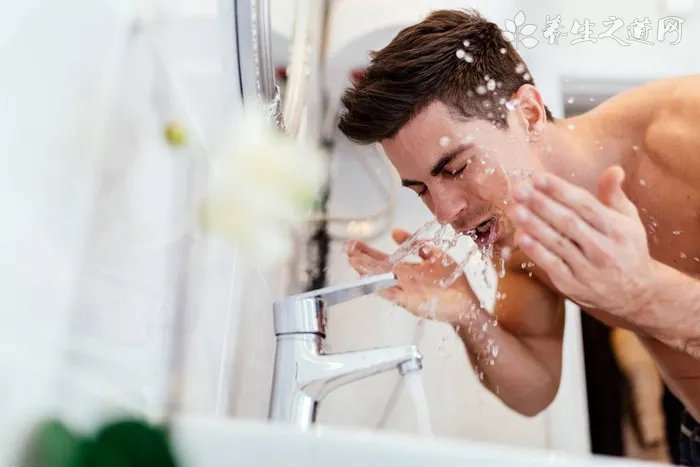 如何利用胸罩塑造迷人乳沟?长期挤乳沟的四大危害