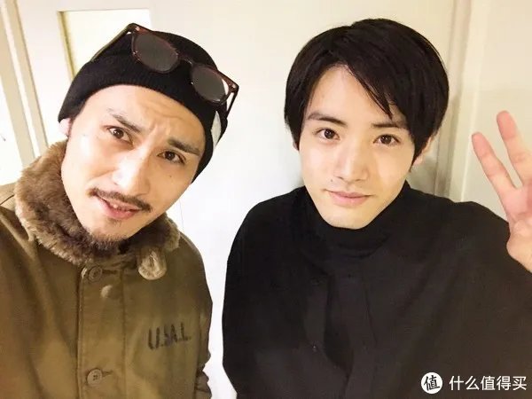特利迦奥特曼队长登场,竟然是战队红战士