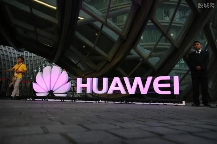 华为接班人孟晚舟不姓任 任正非女儿为什么叫孟晚舟