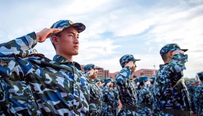 两杠四星是什么军衔