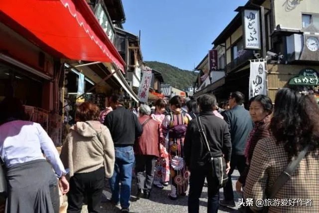 现在跟着旅游团出去旅游,有的报价特别低,你怎么看呢?