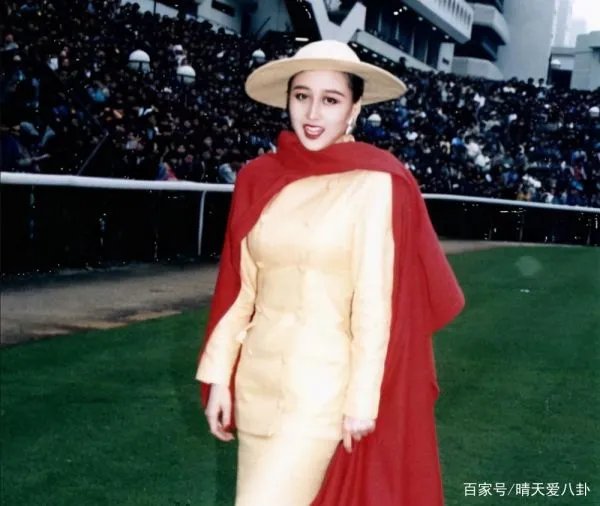利智离开赌王后,为何与李连杰定“十年之约”,才步入婚姻殿堂?