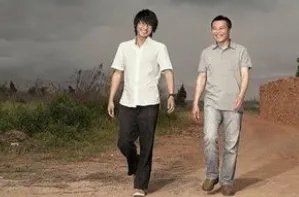 “韩寒的父亲其实远比韩寒厉害”!为何网友会这样说?