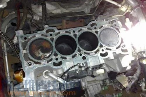 发动机爆缸是什么?症状有哪些?发动机爆缸怎么办