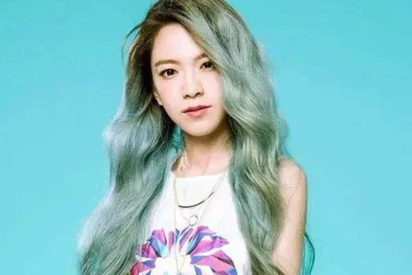 张芸京是男还是女