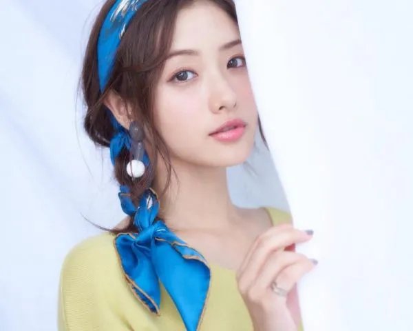 石原里美已于去年领证,她隐瞒结婚消息的行为算不算欺骗粉丝?