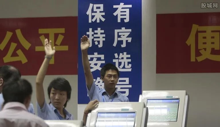北京车牌新政策2019年 北京明年取消摇号?