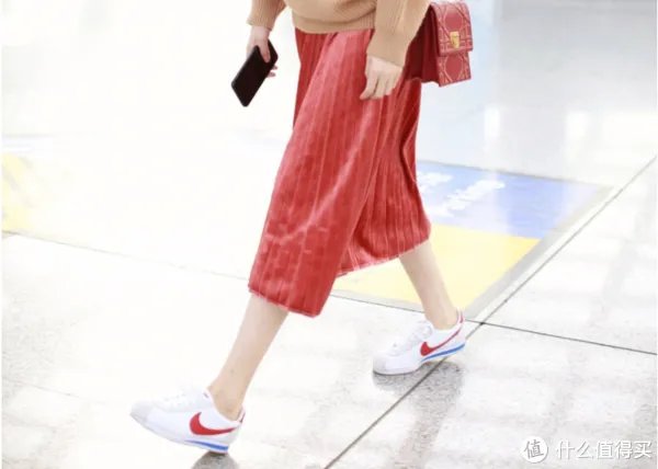 在最好的买鞋季,作为一个Shoe Dog推荐你一定要关注这些“对钩”