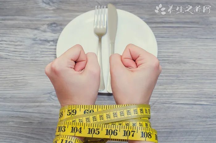 面壁蹲墙功的动作要领是什么