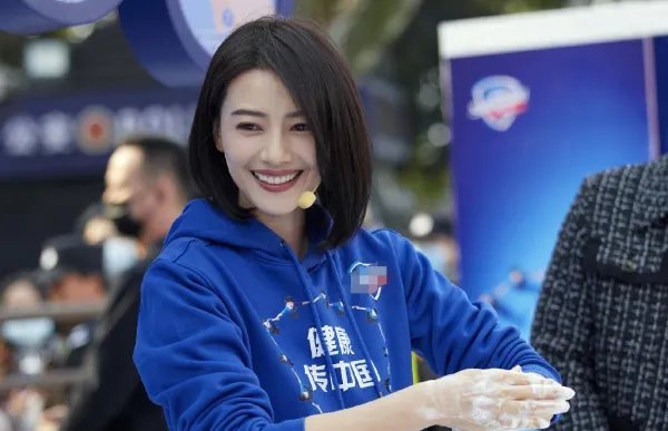 高圆圆:我没有才艺可以展示,明星没有才艺说得过去吗?