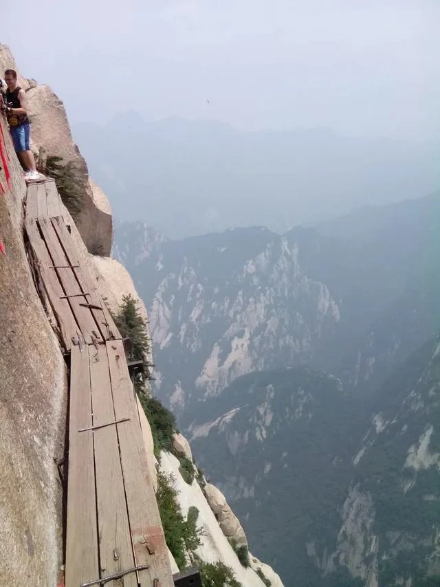 华山为何被称为“奇险天下第一山”?