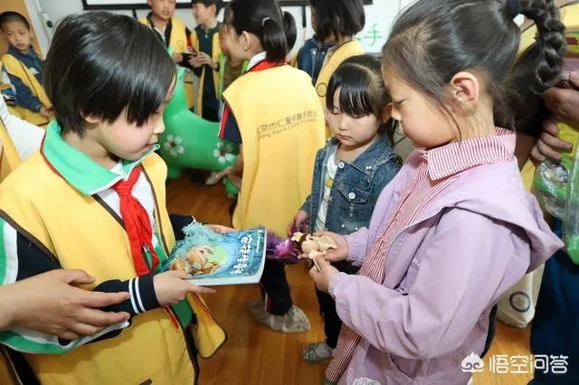 如果学校安排组织一些校服或旧物交易,这样是否是对学生进行节俭,环保的实际教育?