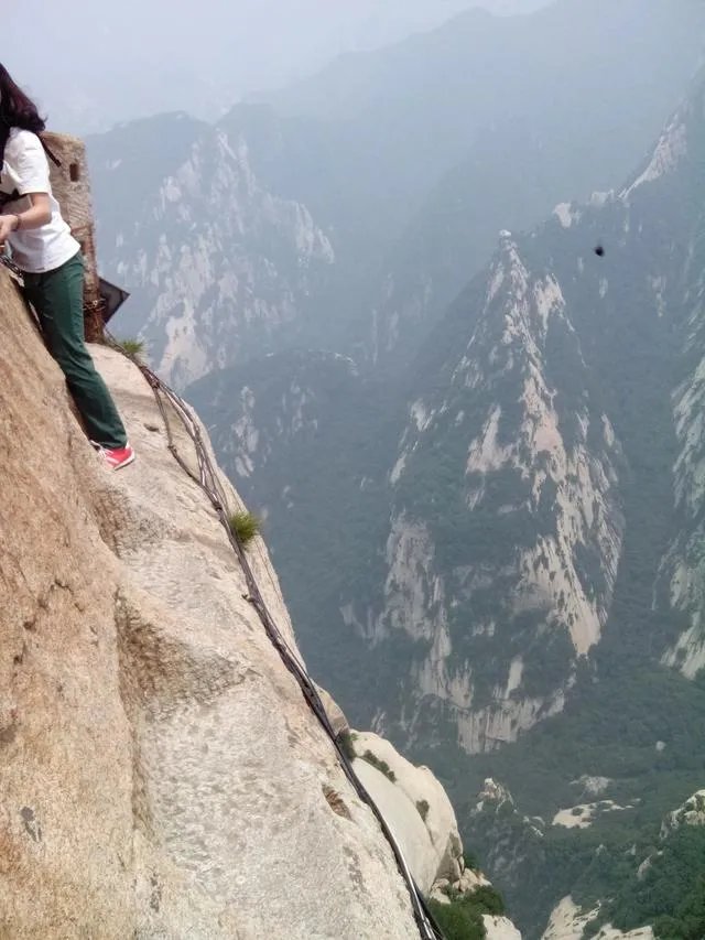 华山为何被称为“奇险天下第一山”?