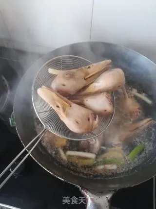 麻辣鸭头