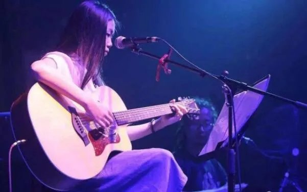 花粥歌曲排行-花粥最出名的歌曲,出山上榜,第九首最催泪