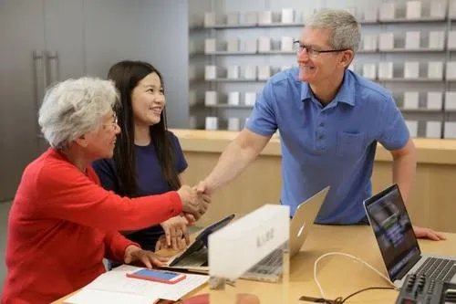 如何看待苹果零售店被砸的这个事件?