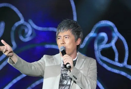 我承认都是月亮惹的祸。。。。。是什么歌?