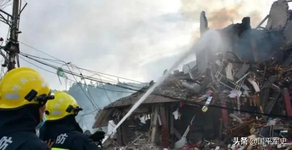 浙江温岭油罐车突发爆炸,汽车被炸飞4层楼高,怎么回事?