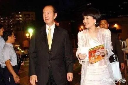 何鸿燊有四个老婆,不犯重婚罪的吗？