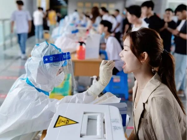 多地核酸检测采购项目终止,这意味着什么呢?疫情防控将走向何方?