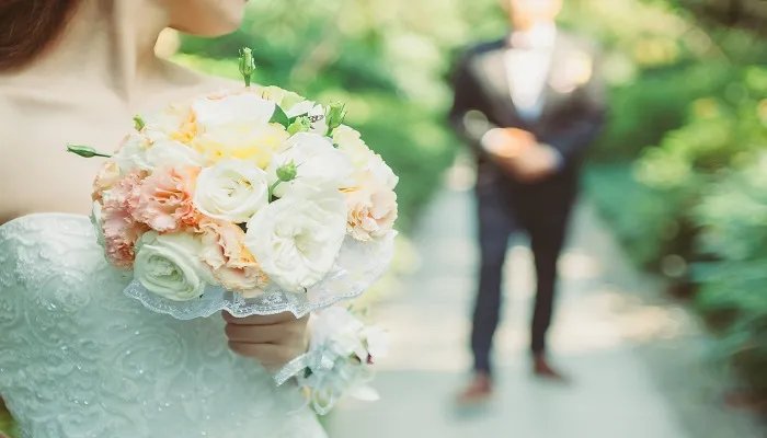 结婚证上印的是什么花 结婚证上印的是哪种花