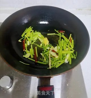 芹菜炒香干