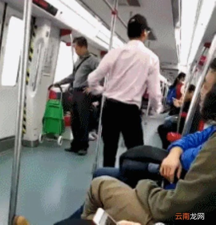 史上超级爆笑动态图 搞笑图片笑死人动态