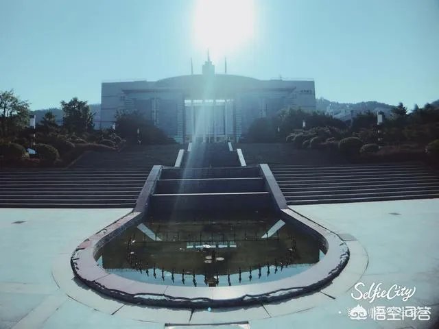 重庆邮电大学的一些专业,为什么录取分数线会超过一本线?